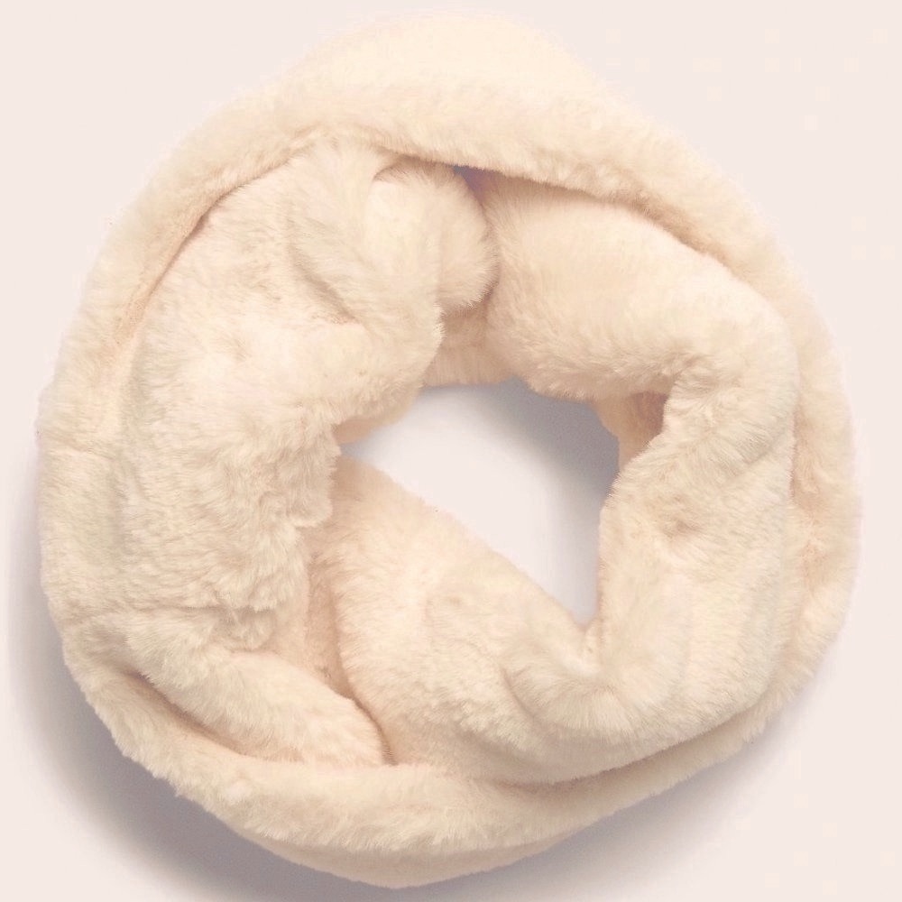 FAUX FUR CIRCLE SCARF ONE SIZE